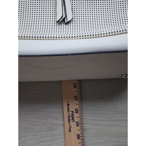 PURSE-CHRISTIAN LACROIX-Cream/Beige-Handles-Large-Faux Leather-Tote-Zippers - Picture 14 of 16